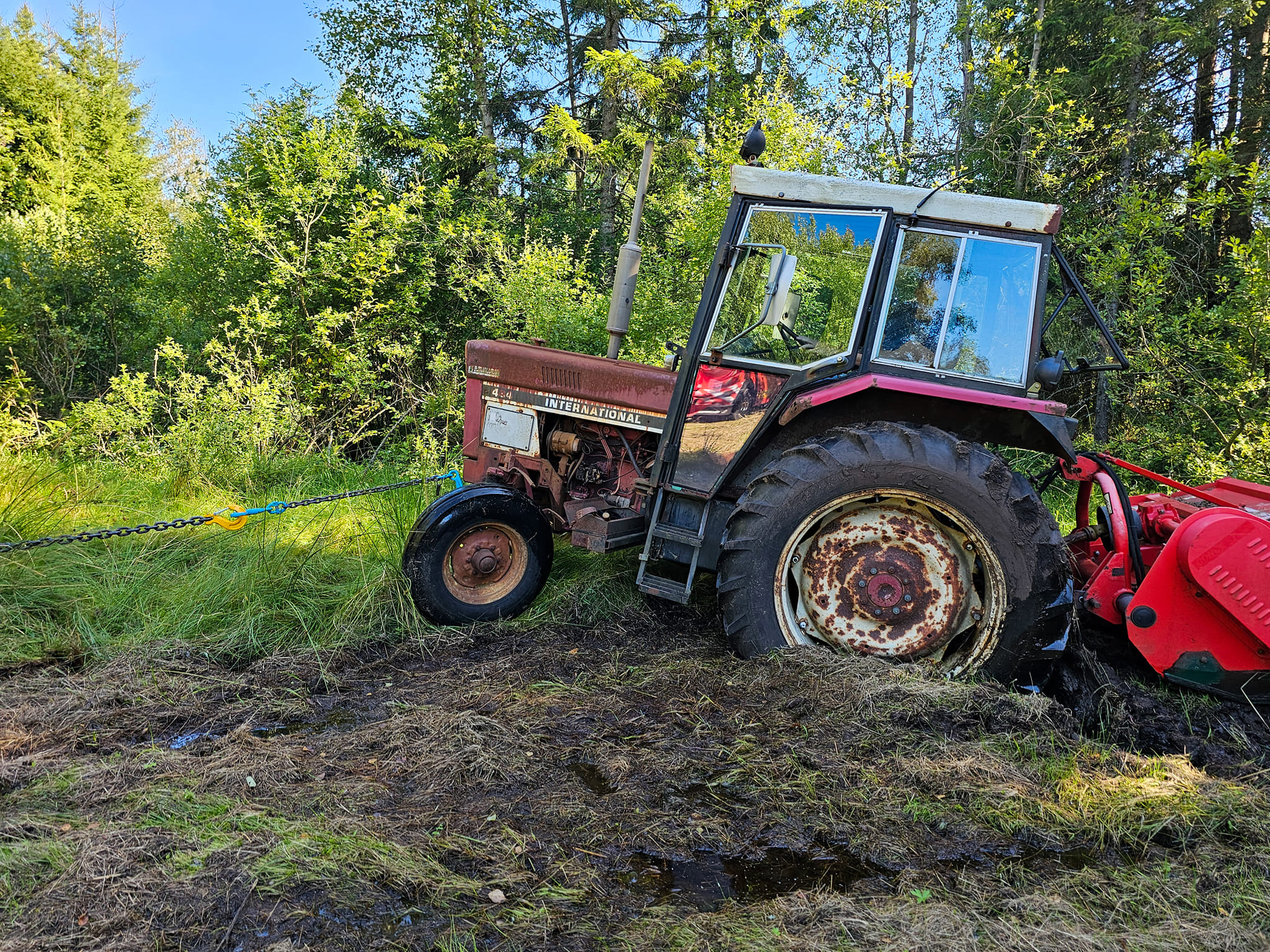 Vinschning av traktor | Bilbärgning i Borås